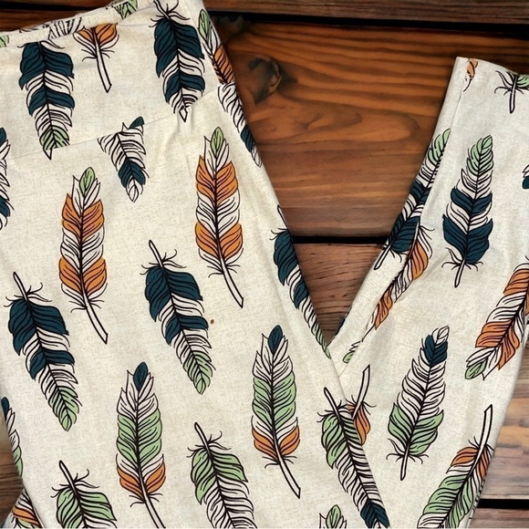 LuLaRoe TC2 Feathers Leggings • Unicorn Collection • Native Tribal •Adult 18-26+ - Picture 6 of 16